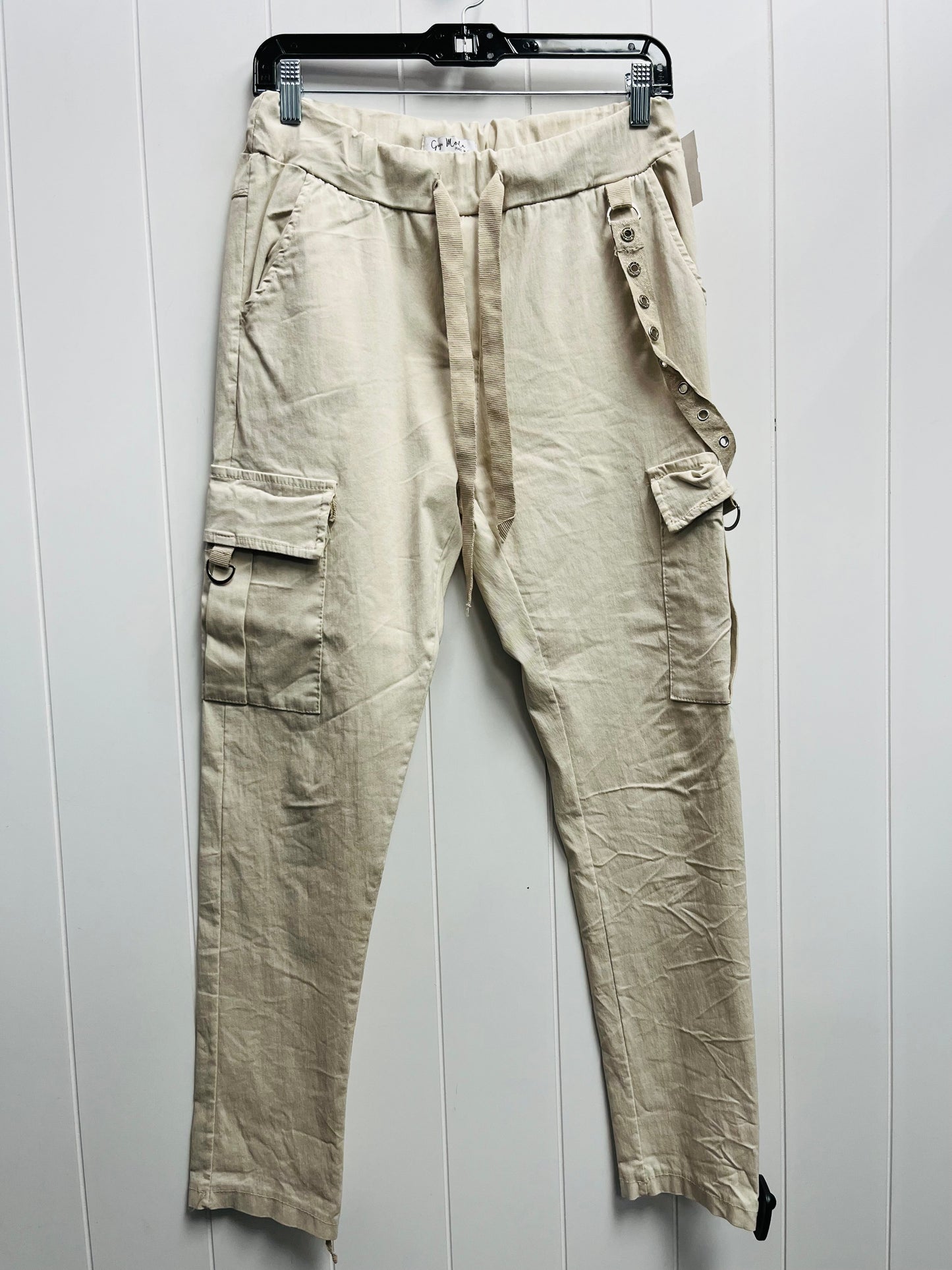 Pants Cargo & Utility By GIGI MODA   In Cream, Size: M