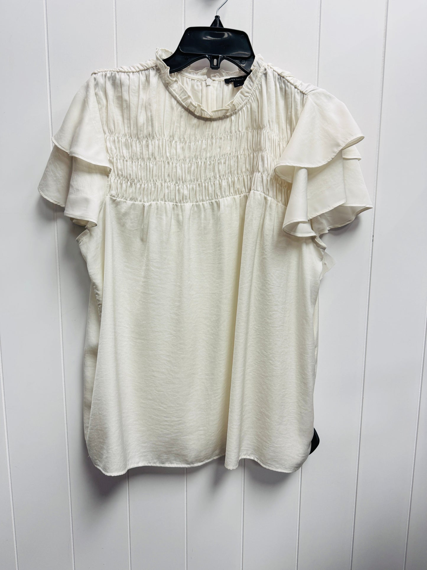 Top Short Sleeve By Ann Taylor In Cream, Size: Xl