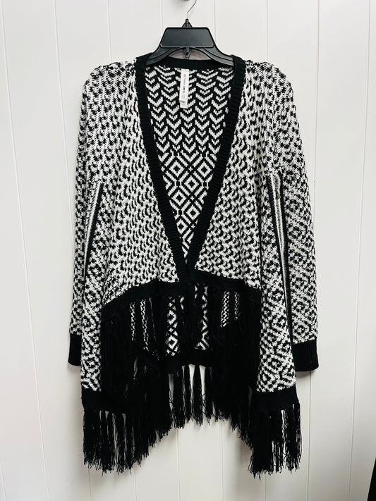 Sweater Cardigan By Clothes Mentor In Black & White, Size: Xs