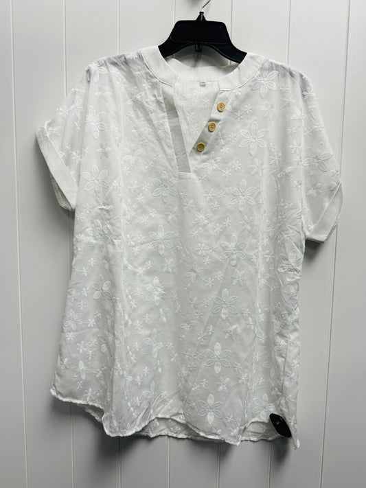 Top Short Sleeve By Clothes Mentor In White, Size: 3x