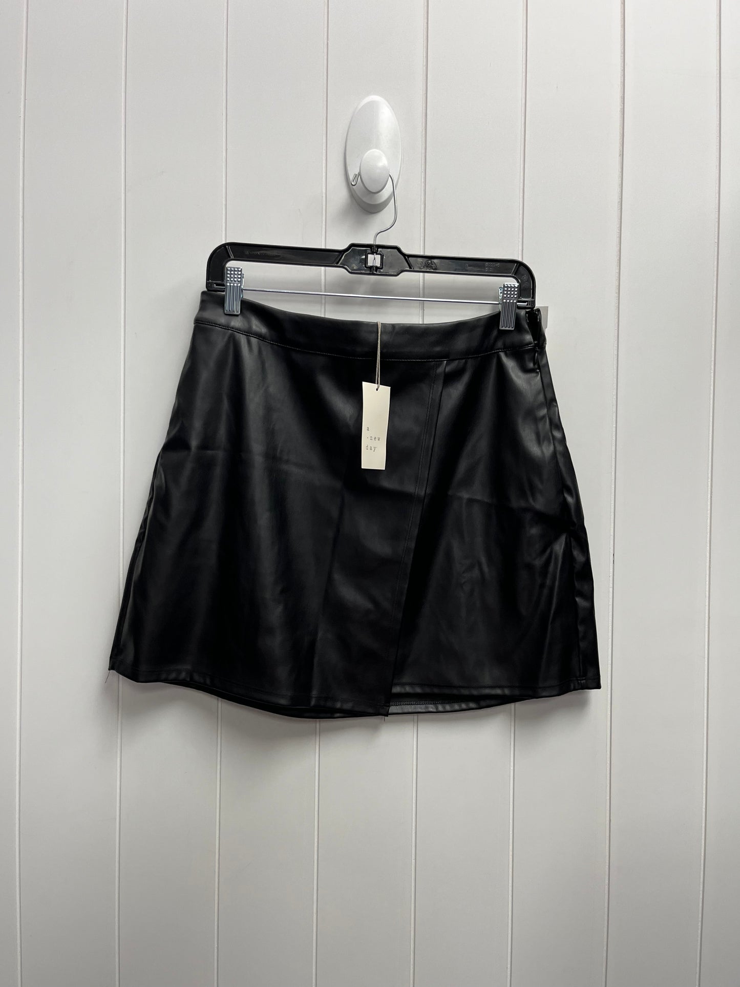 Skirt Mini & Short By A New Day In Black, Size: 6