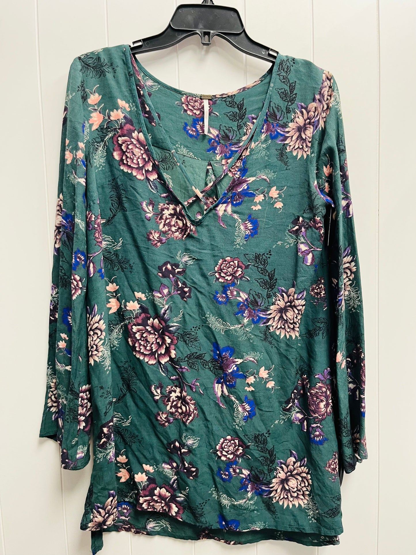 Top Long Sleeve By Free People In Green, Size: S