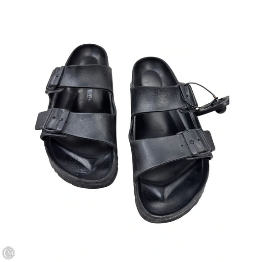 Sandals Flats By Birkenstock In Black, Size: 10