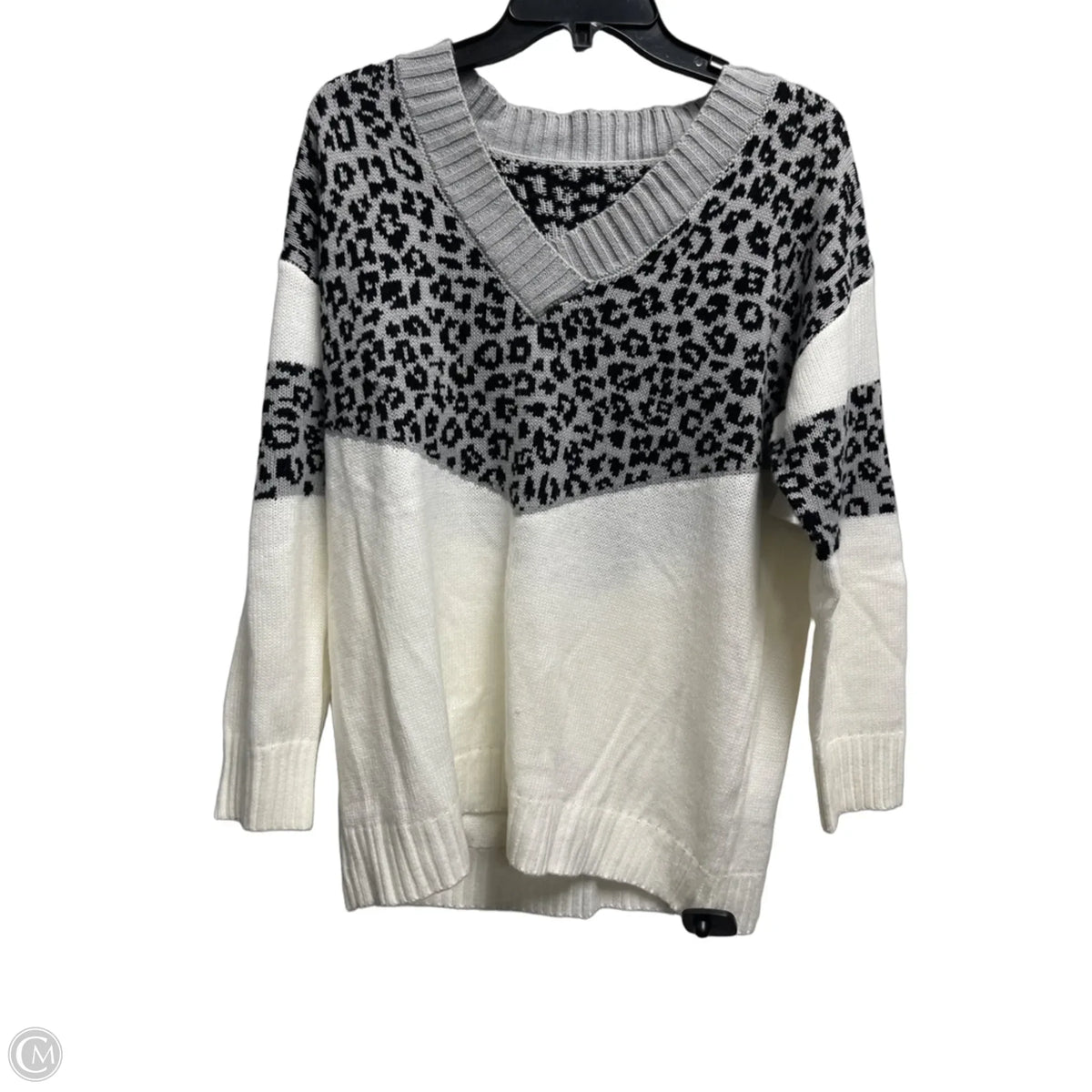 Sweater By Clothes Mentor In Grey, Size: M