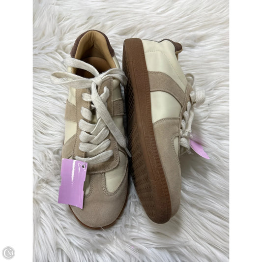 Shoes Sneakers By Cmc In Cream, Size: 8.5