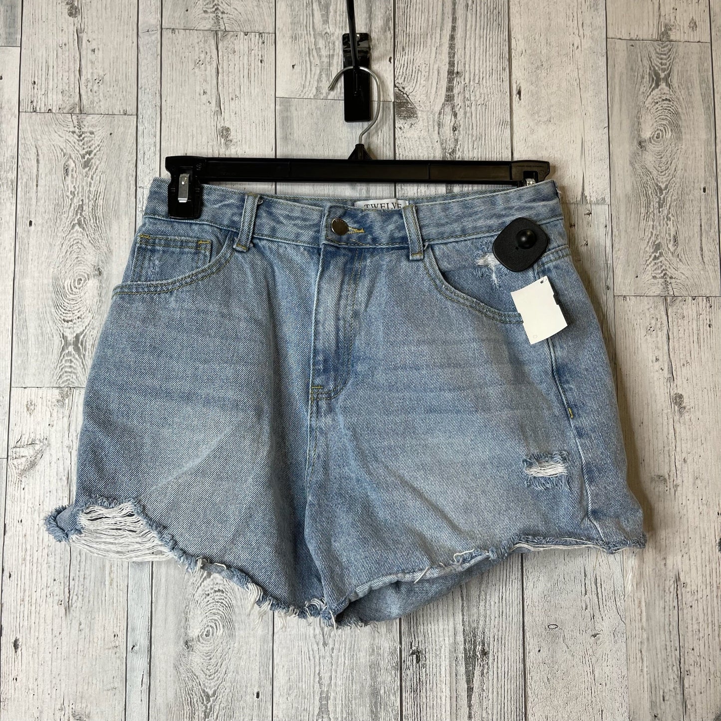 Shorts By Clothes Mentor  Size: 6