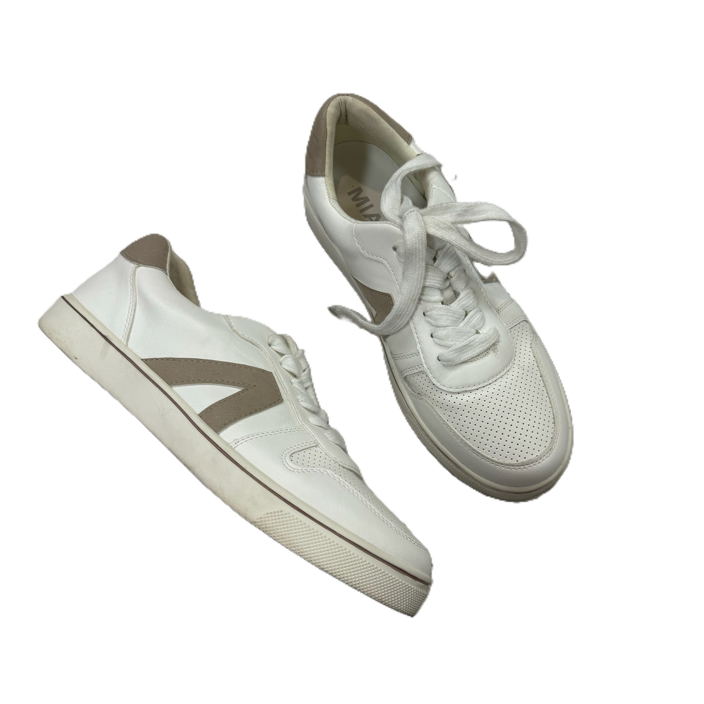 Shoes Sneakers By Mia In White, Size: 8.5