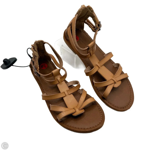 Sandals Flats By Universal Thread In Brown, Size: 6.5