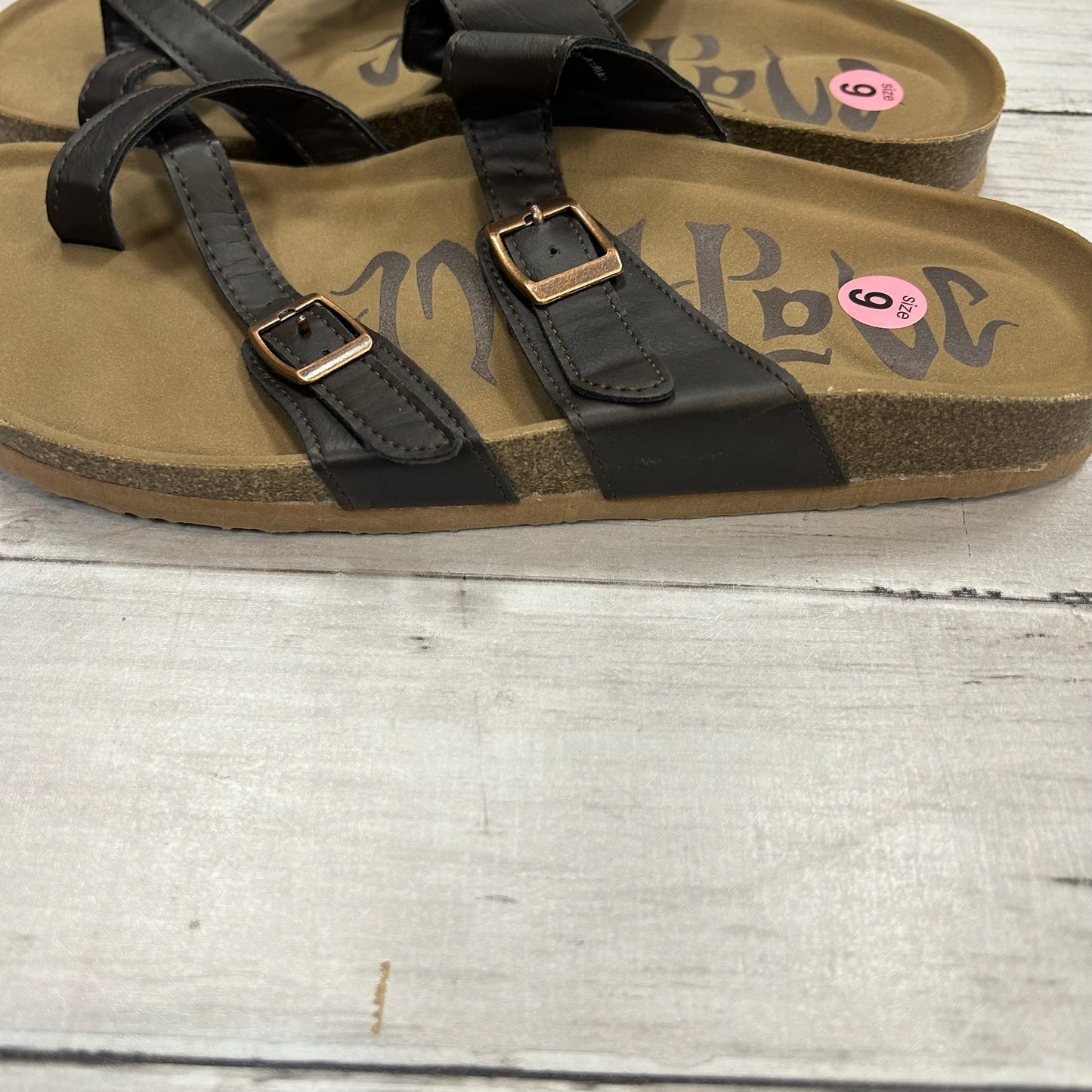 Brown Sandals Flats By Target, Size: 9