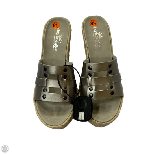 Sandals Heels Wedge By Clothes Mentor In Grey, Size: 8.5