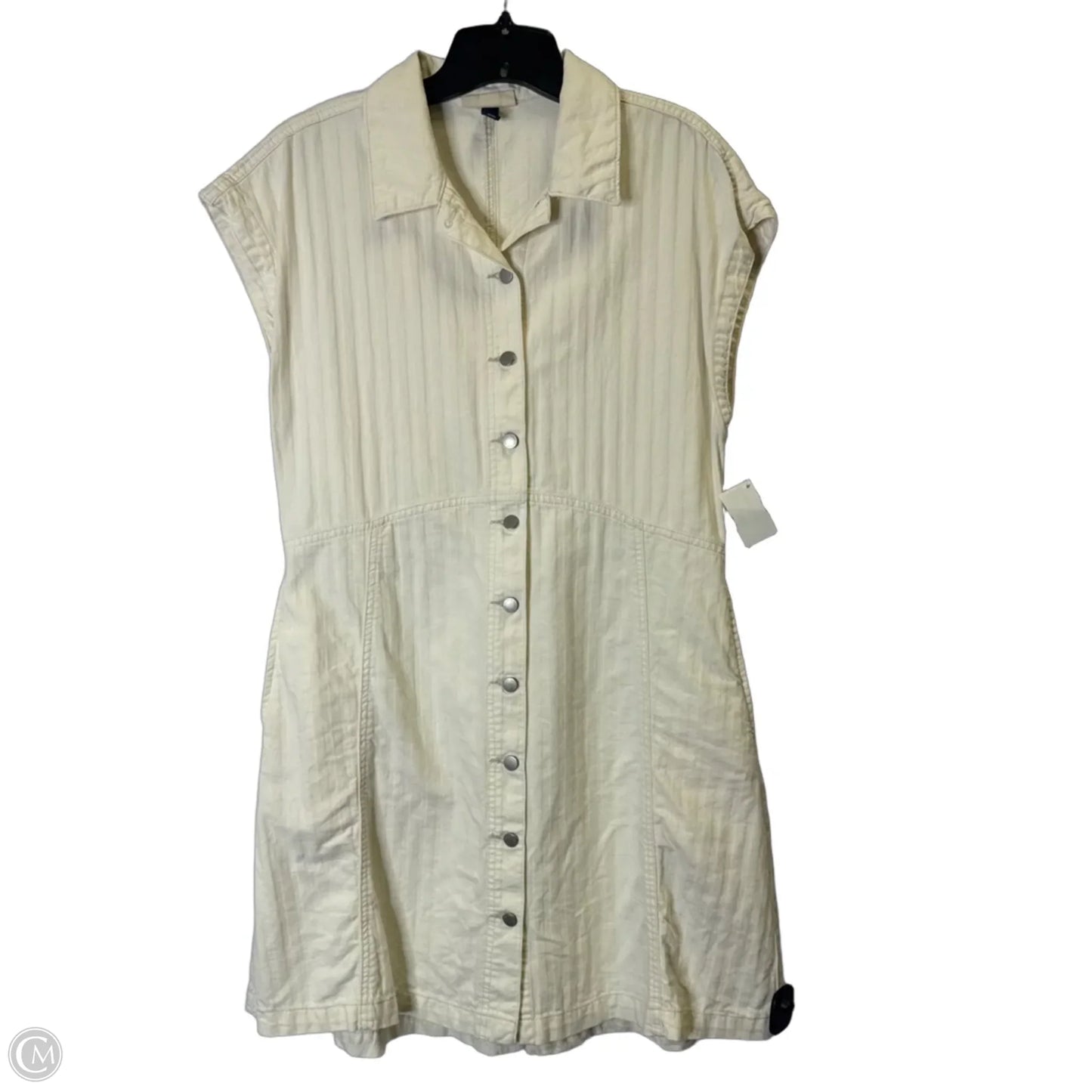 Dress Casual Short By Universal Thread In Cream, Size: M