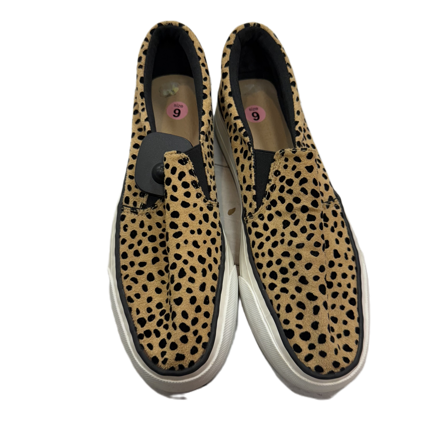 Shoes Flats By Restricted In Animal Print, Size: 9