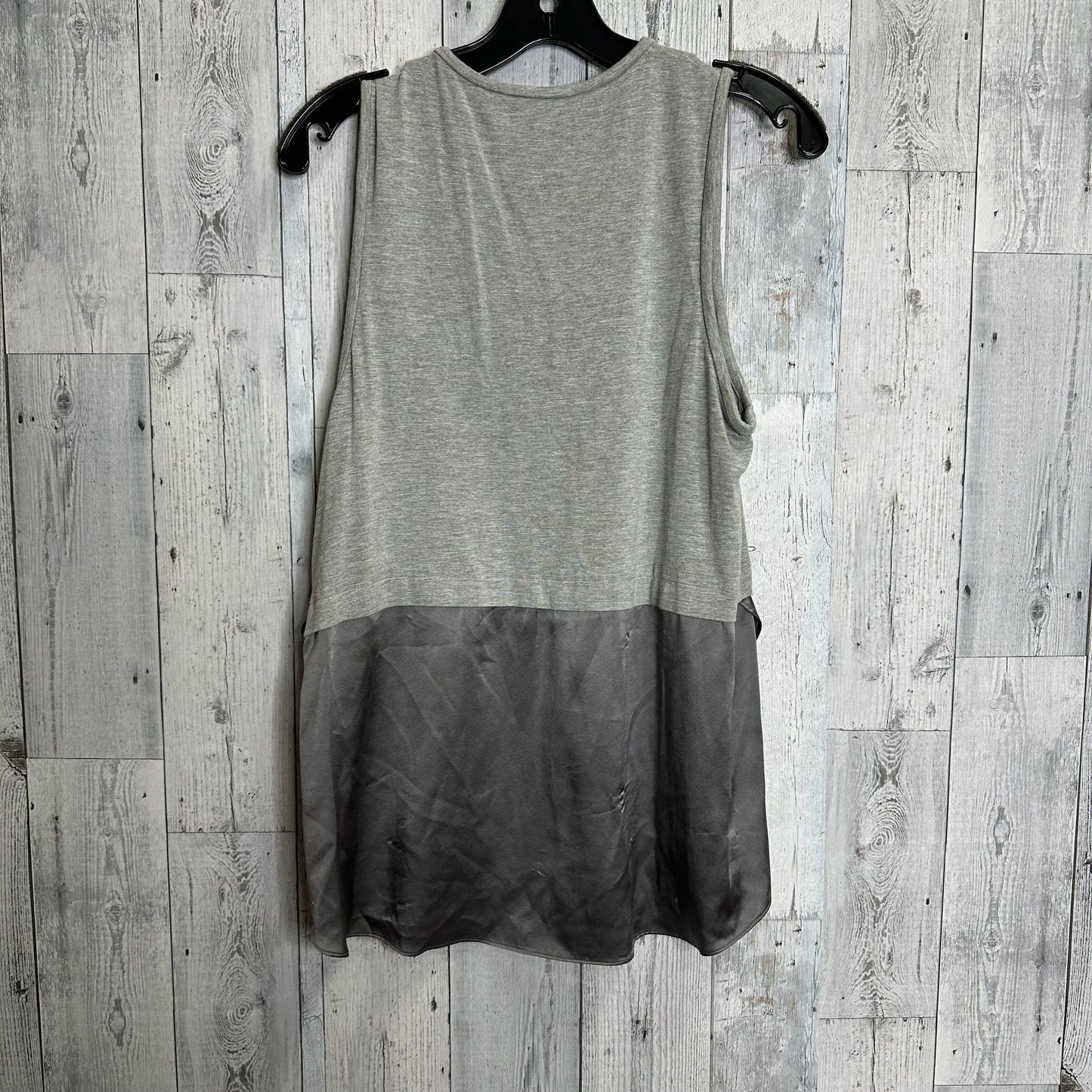 Top Sleeveless By Elizabeth And James  Size: M