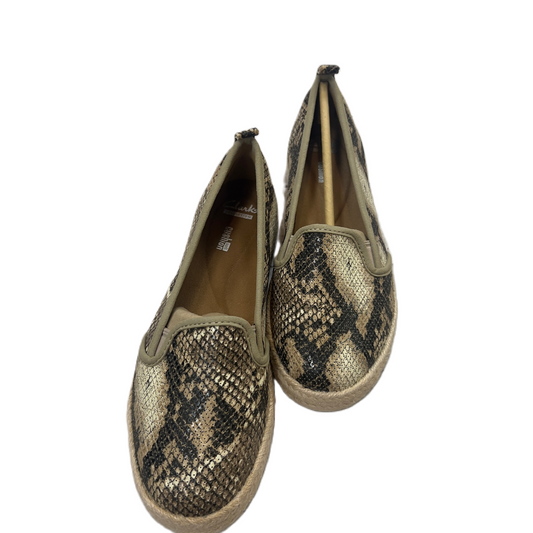 Shoes Flats By Clarks In Snakeskin Print, Size: 8