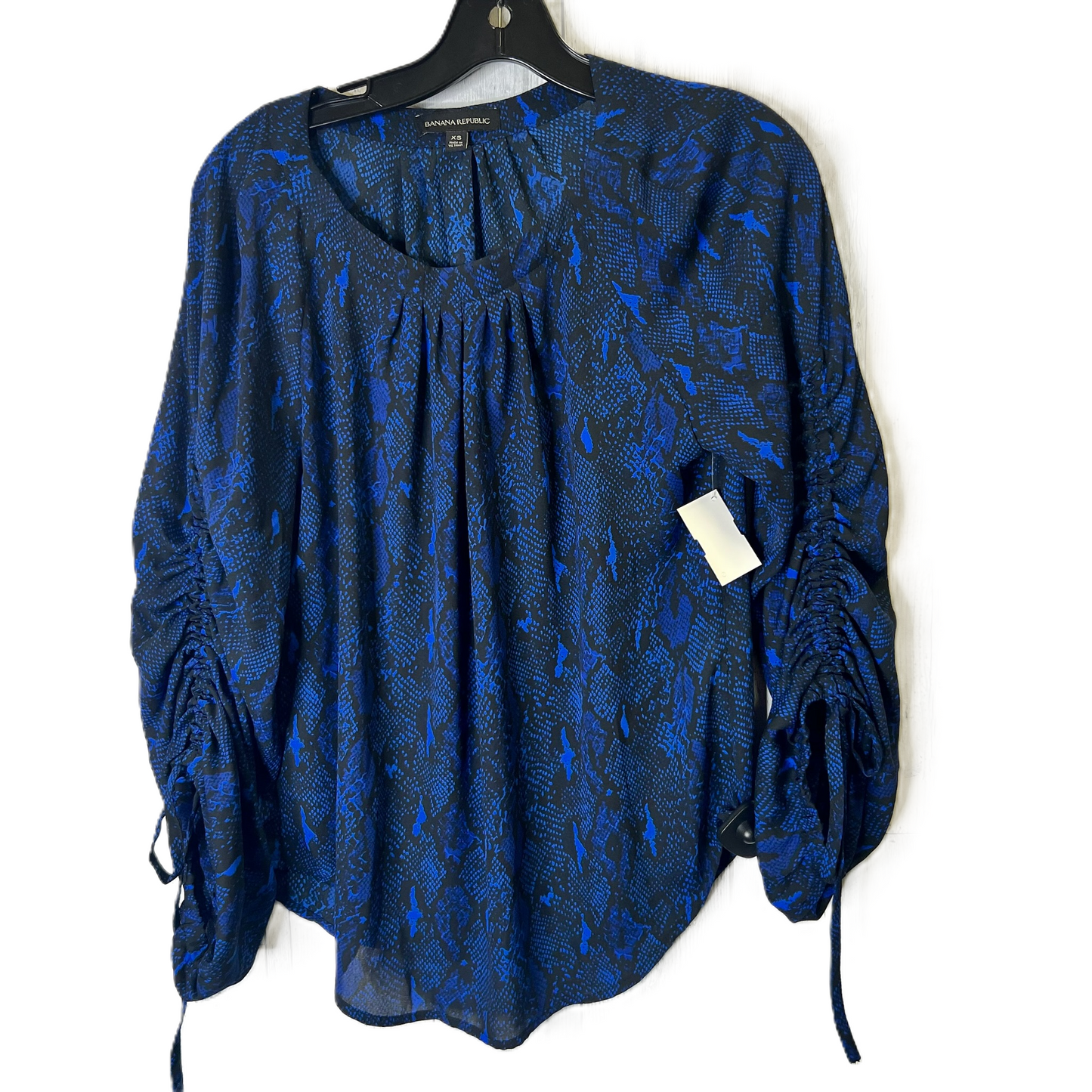 Top Long Sleeve By Banana Republic In Blue, Size: Xs