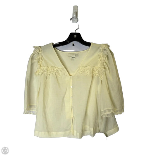 Top Short Sleeve By Clothes Mentor In Cream, Size: M