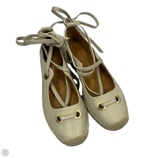 Shoes Flats By Crown Vintage In Cream, Size: 7.5