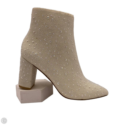 Boots Ankle Heels By Clothes Mentor In Cream, Size: 7