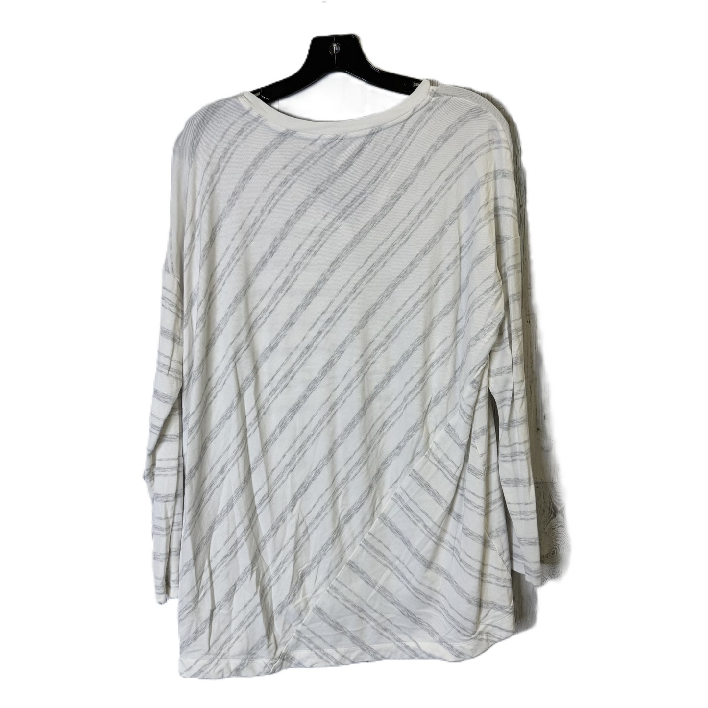 Top Long Sleeve Basic By Cabi In Cream, Size: S