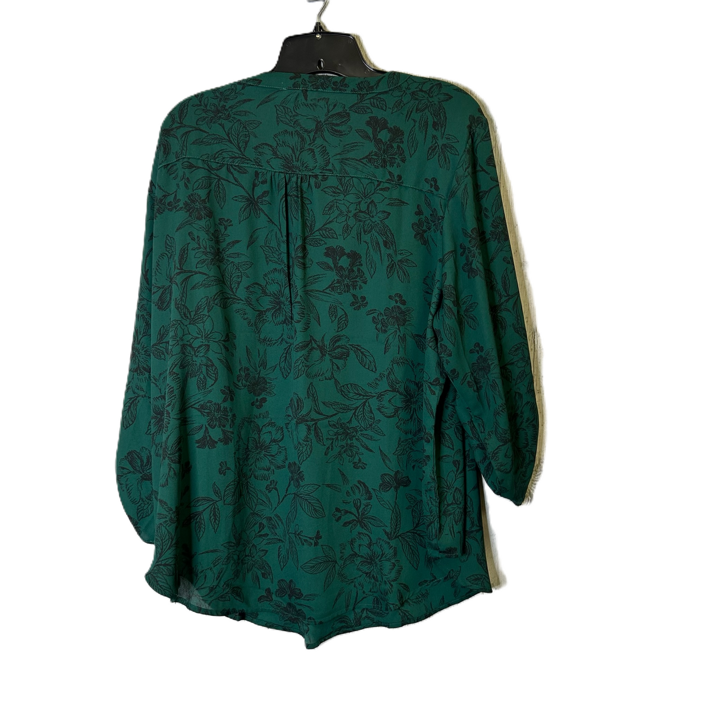 Top Long Sleeve By Maurices In Green, Size: Xxl