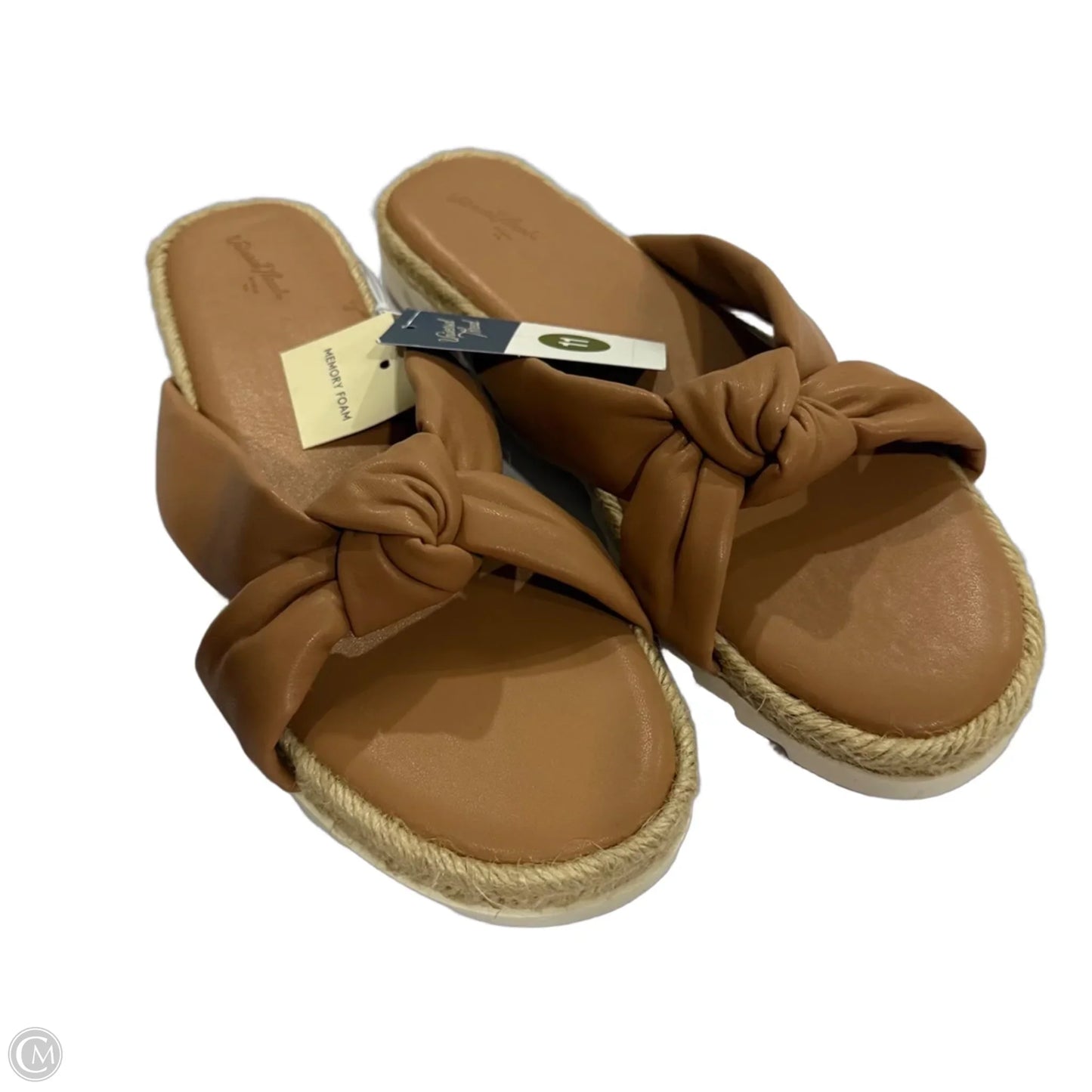 Sandals Flats By Universal Thread In Tan, Size: 11