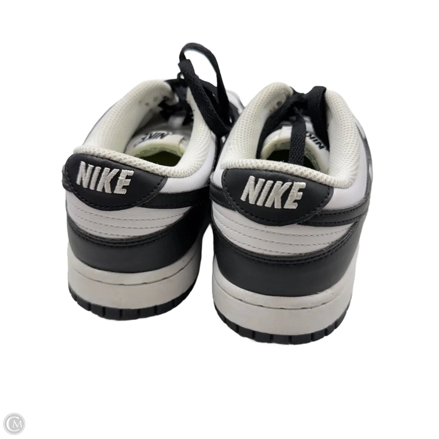 Shoes Sneakers By Nike In Black & White, Size: 7.5