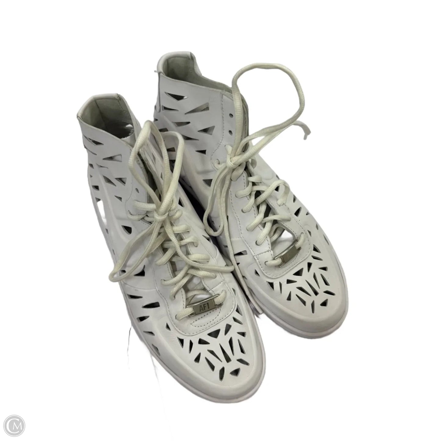 Shoes Sneakers By Nike In White, Size: 9