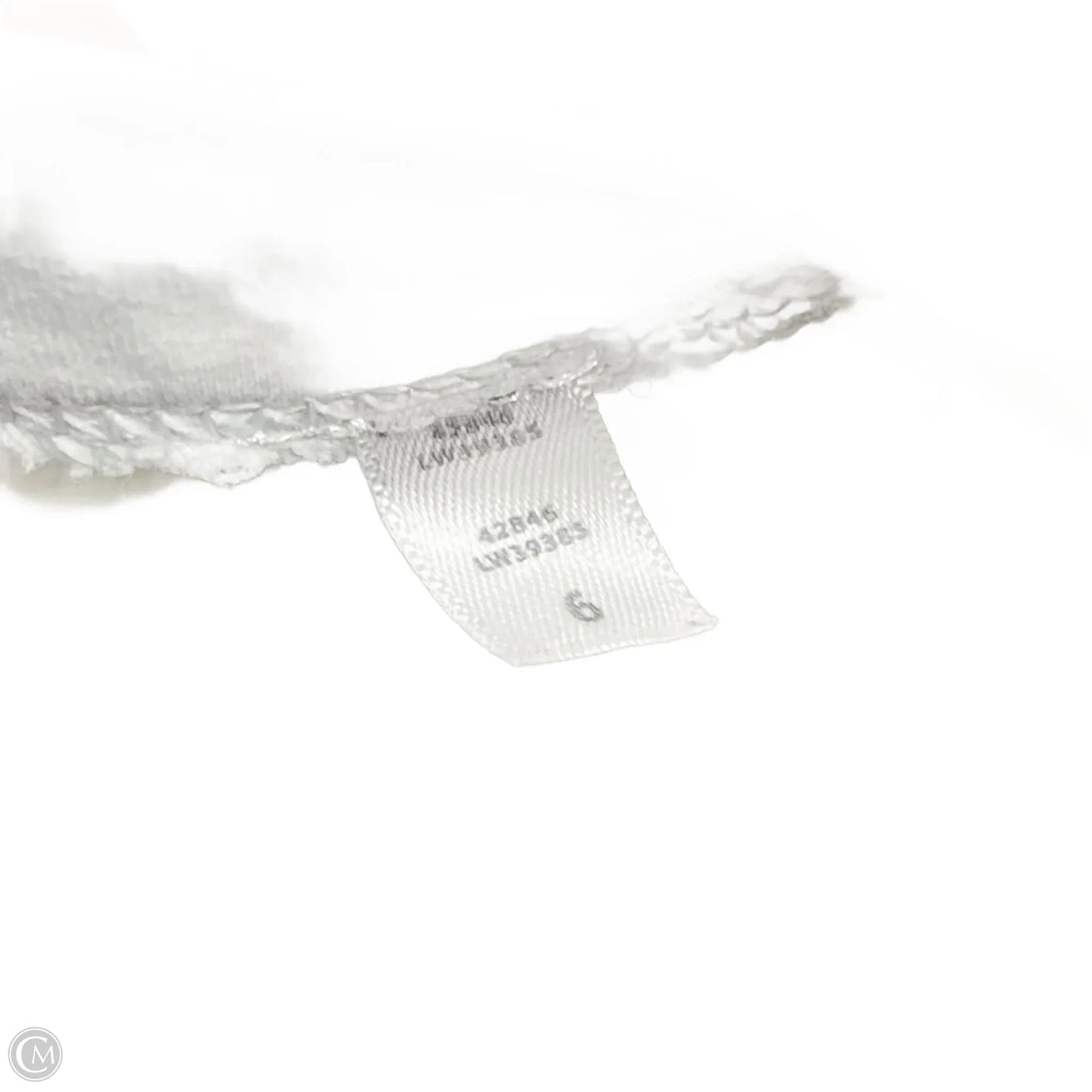 Athletic Top Long Sleeve Collar By Lululemon In White, Size: S