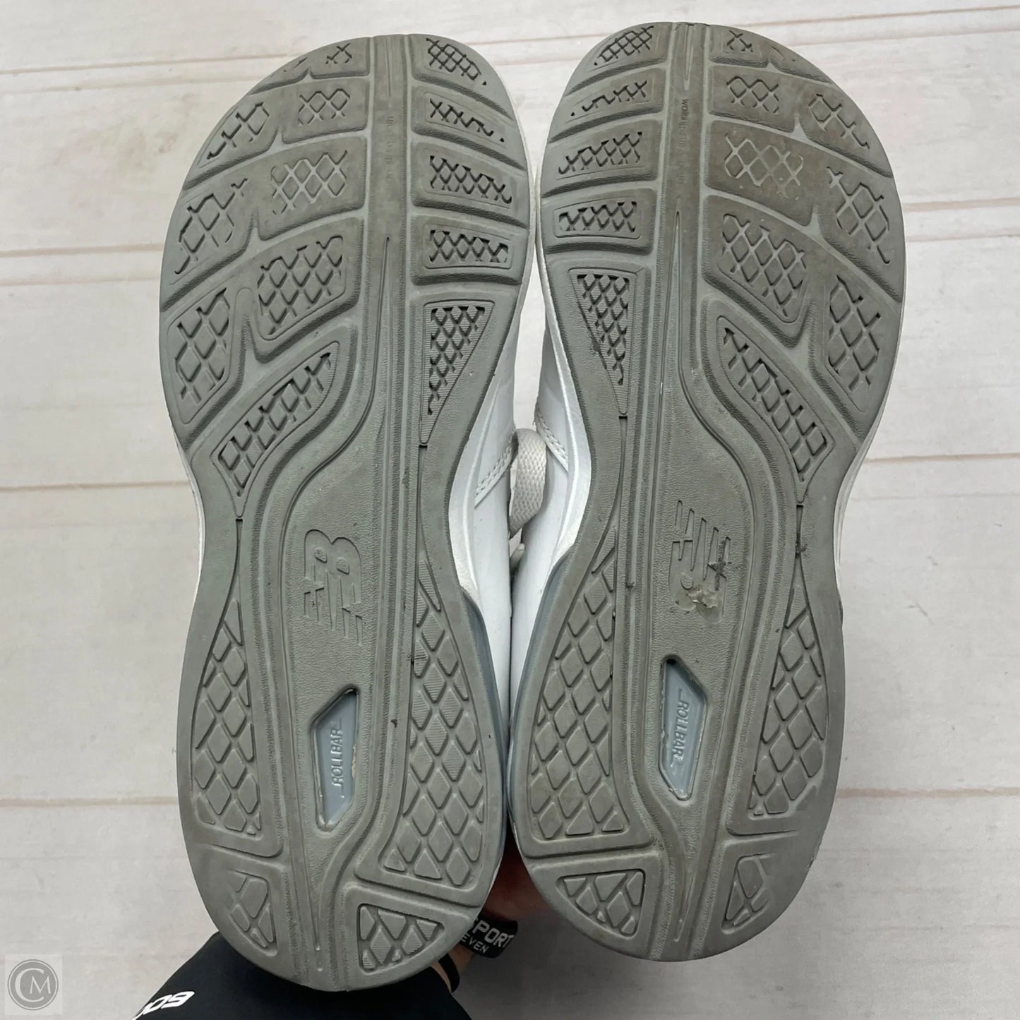 Shoes Athletic By New Balance In White, Size: 9