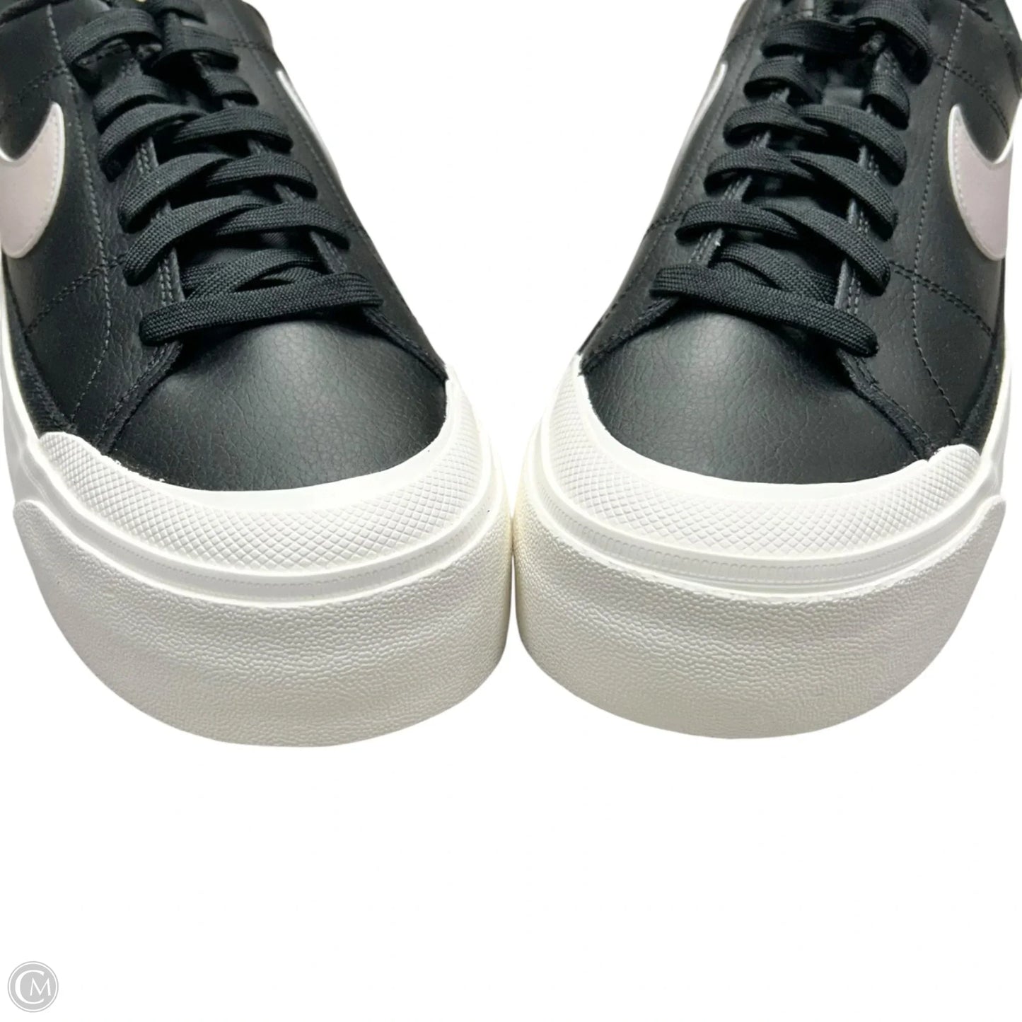 Shoes Sneakers By Nike In Black & White, Size: 11