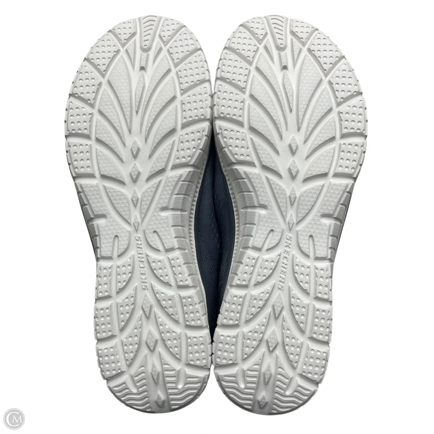 Shoes Sneakers By Skechers In Grey & White, Size: 7.5