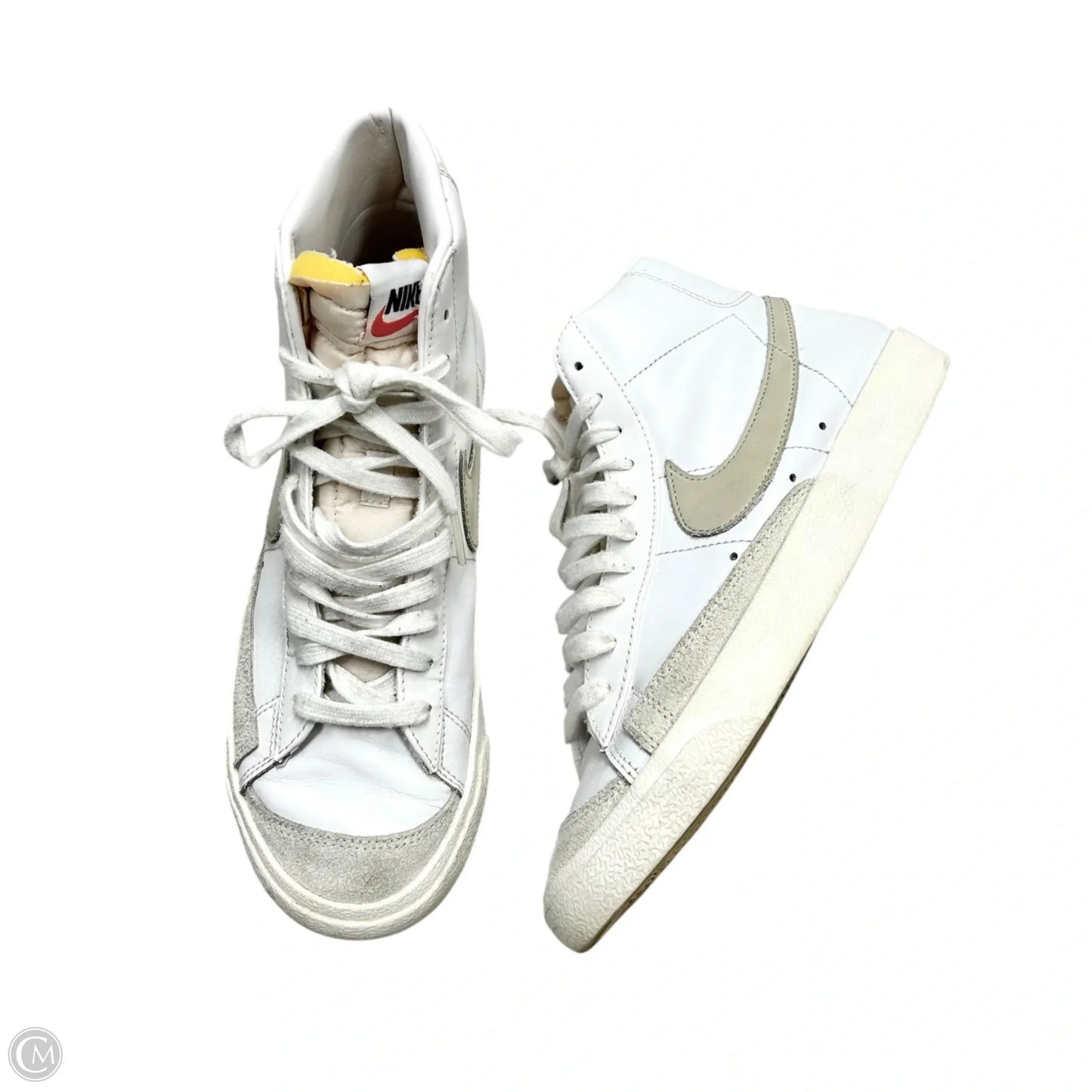 Shoes Sneakers By Nike In Cream & White, Size: 10