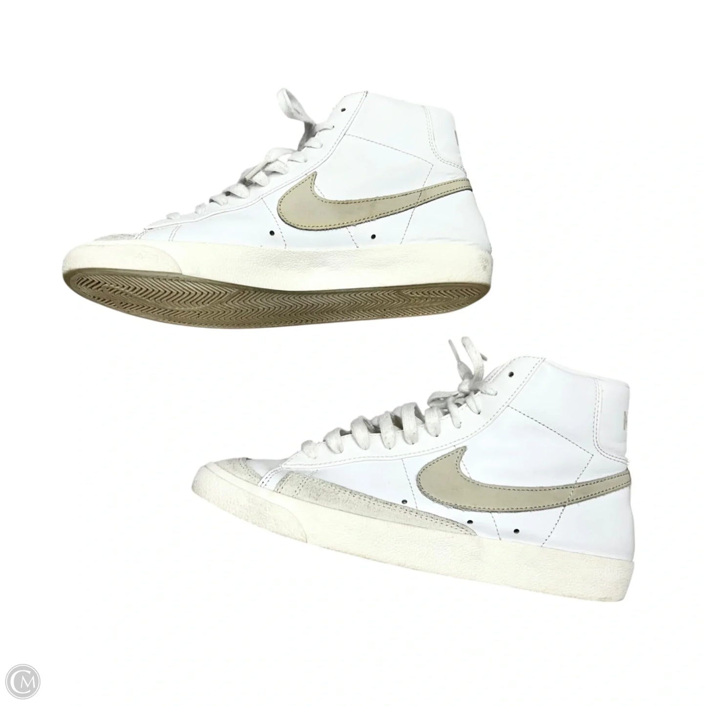 Shoes Sneakers By Nike In Cream & White, Size: 10