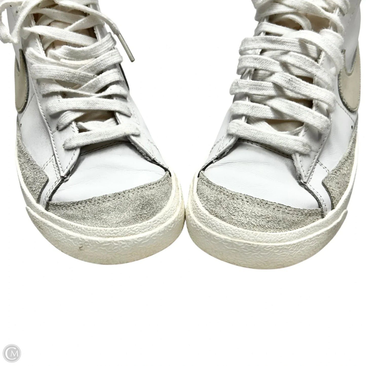 Shoes Sneakers By Nike In Cream & White, Size: 10