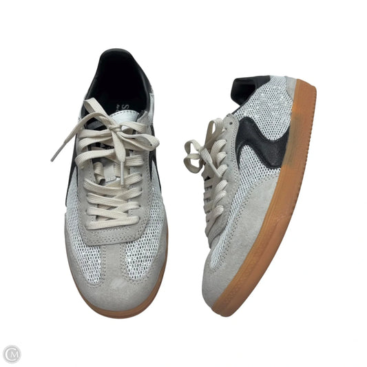 Shoes Sneakers By Skechers In Black & Silver, Size: 9