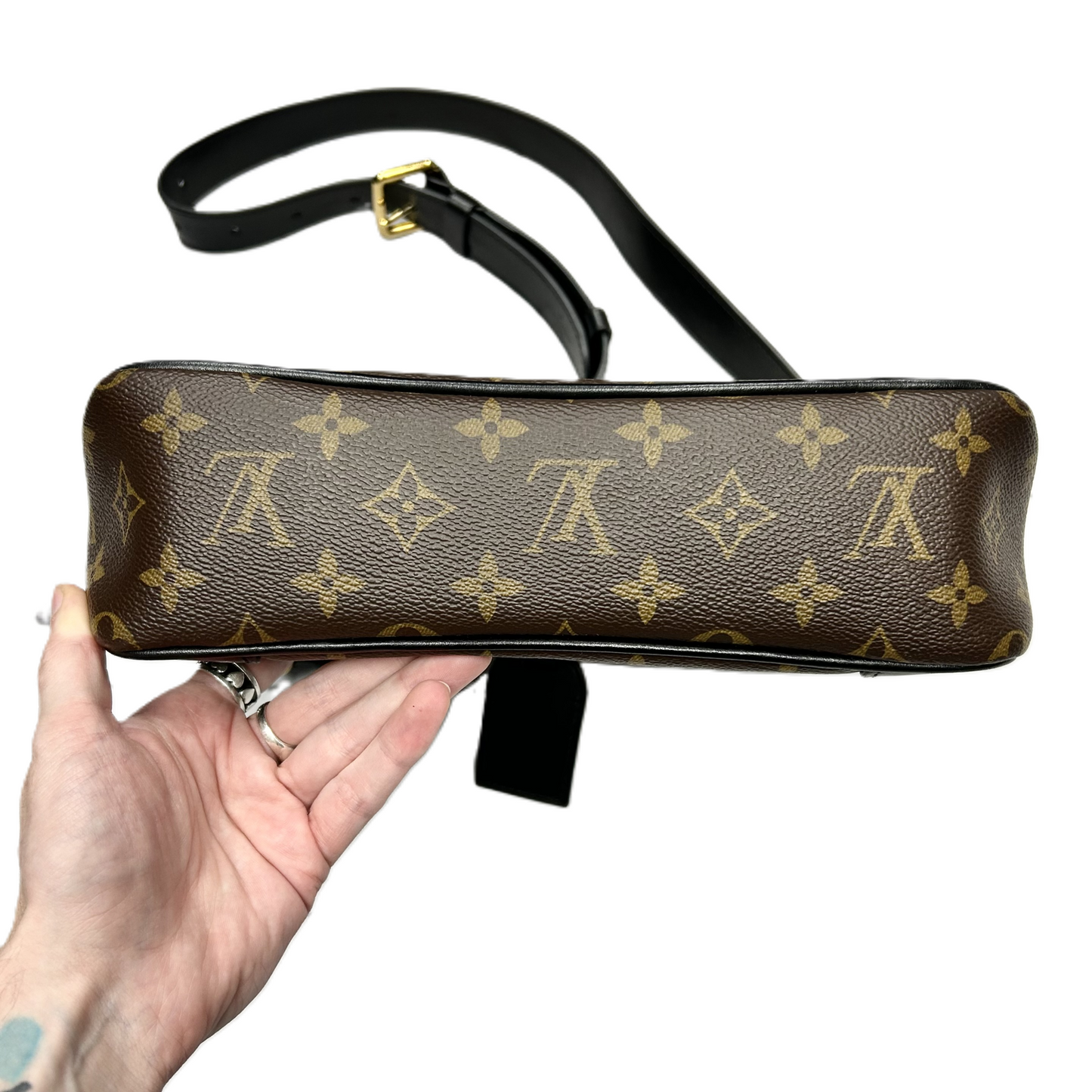 Crossbody Luxury Designer By Louis Vuitton, Size: Small