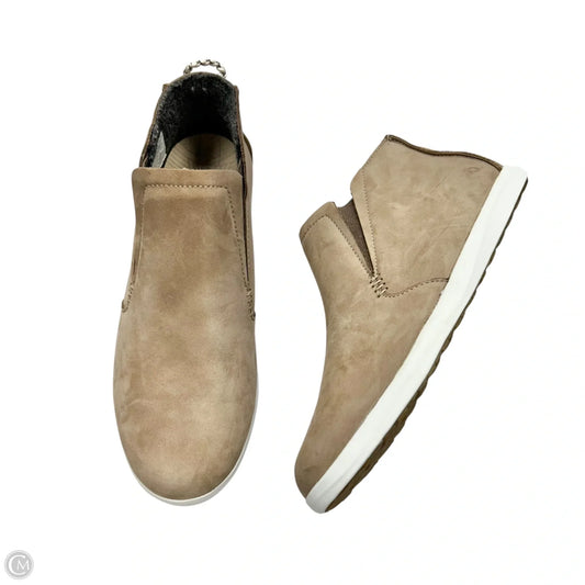 Boots Ankle Flats By Olukai In Tan, Size: 11