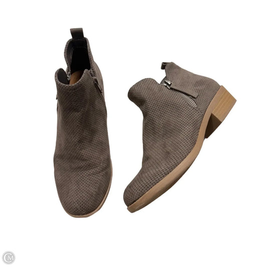 Boots Ankle Flats By Universal Thread In Grey, Size: 6.5