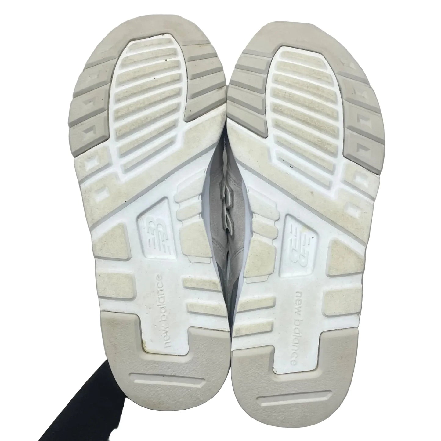 Shoes Athletic By New Balance In Grey & White, Size: 8