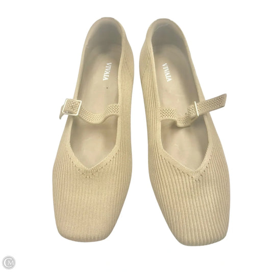 Shoes Flats By Vivaia In Tan, Size: 10.5
