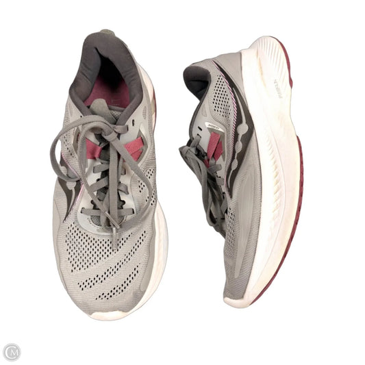 Shoes Athletic By Saucony In Grey, Size: 7.5