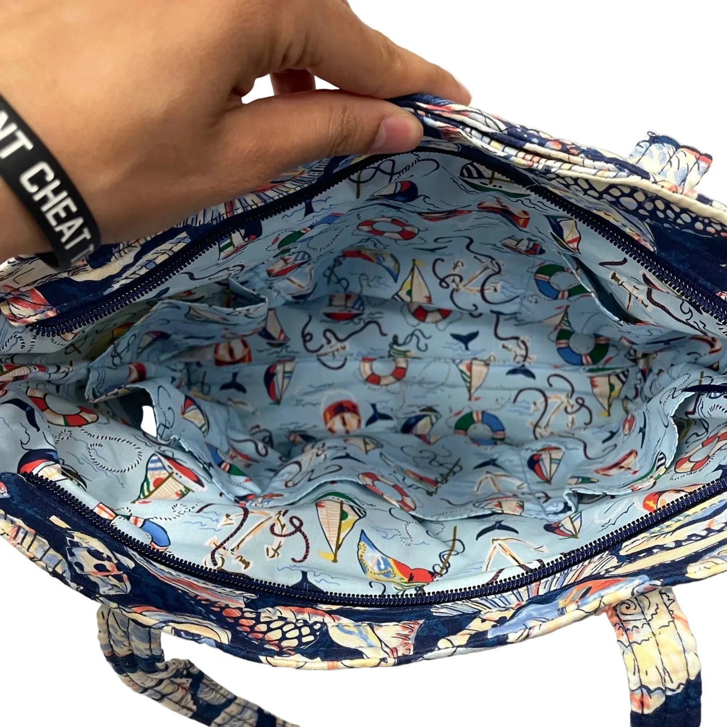 Handbag By Vera Bradley, Size: Medium