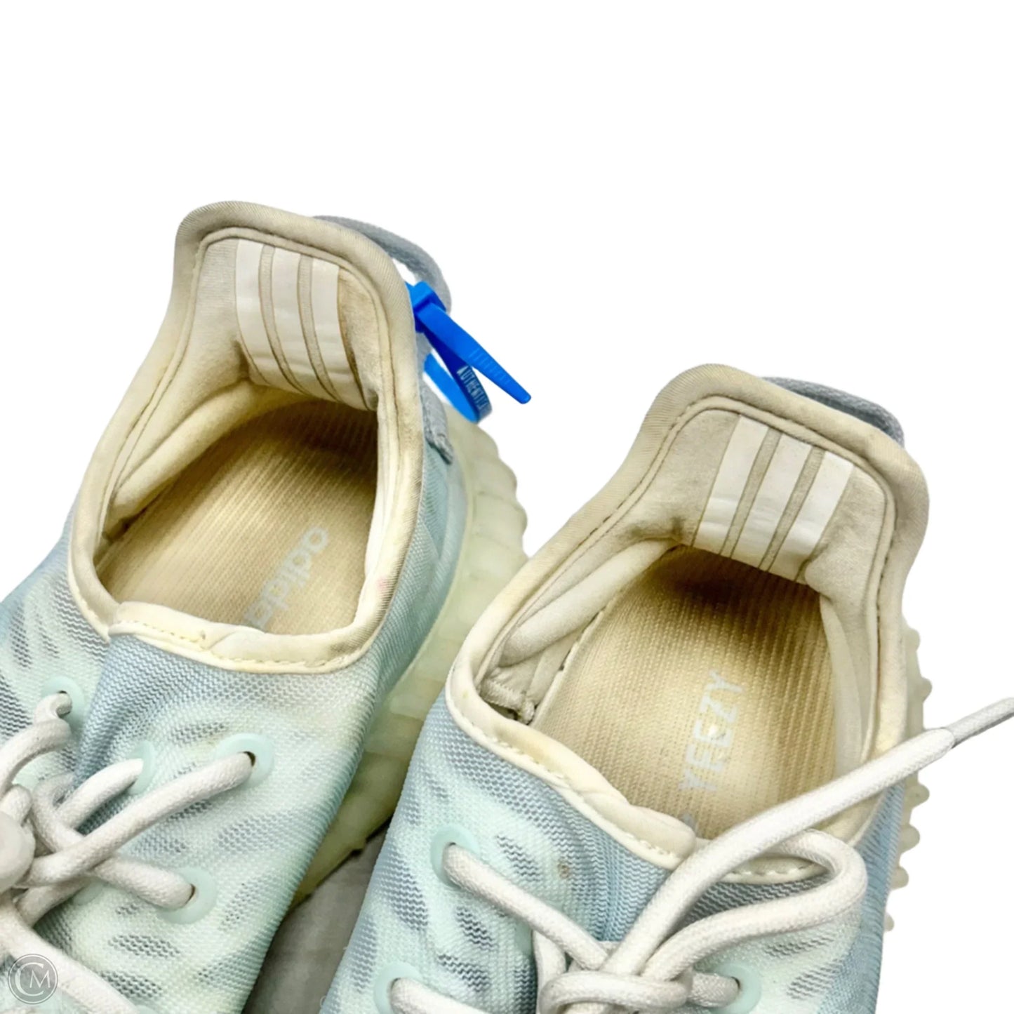 Shoes Luxury Designer By Yeezy In Blue & Cream, Size: 9.5