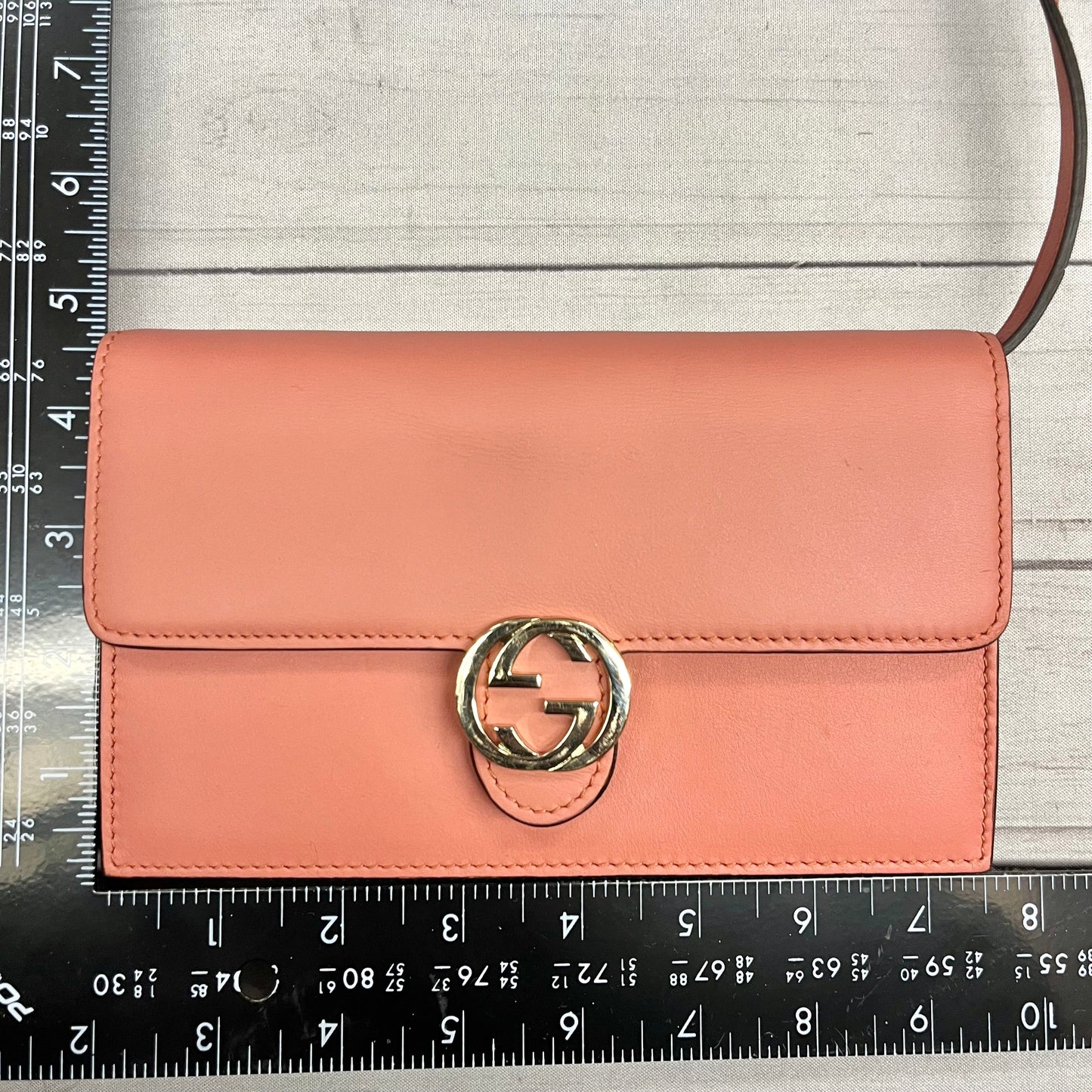 Crossbody Luxury Designer By Gucci  Size: Small