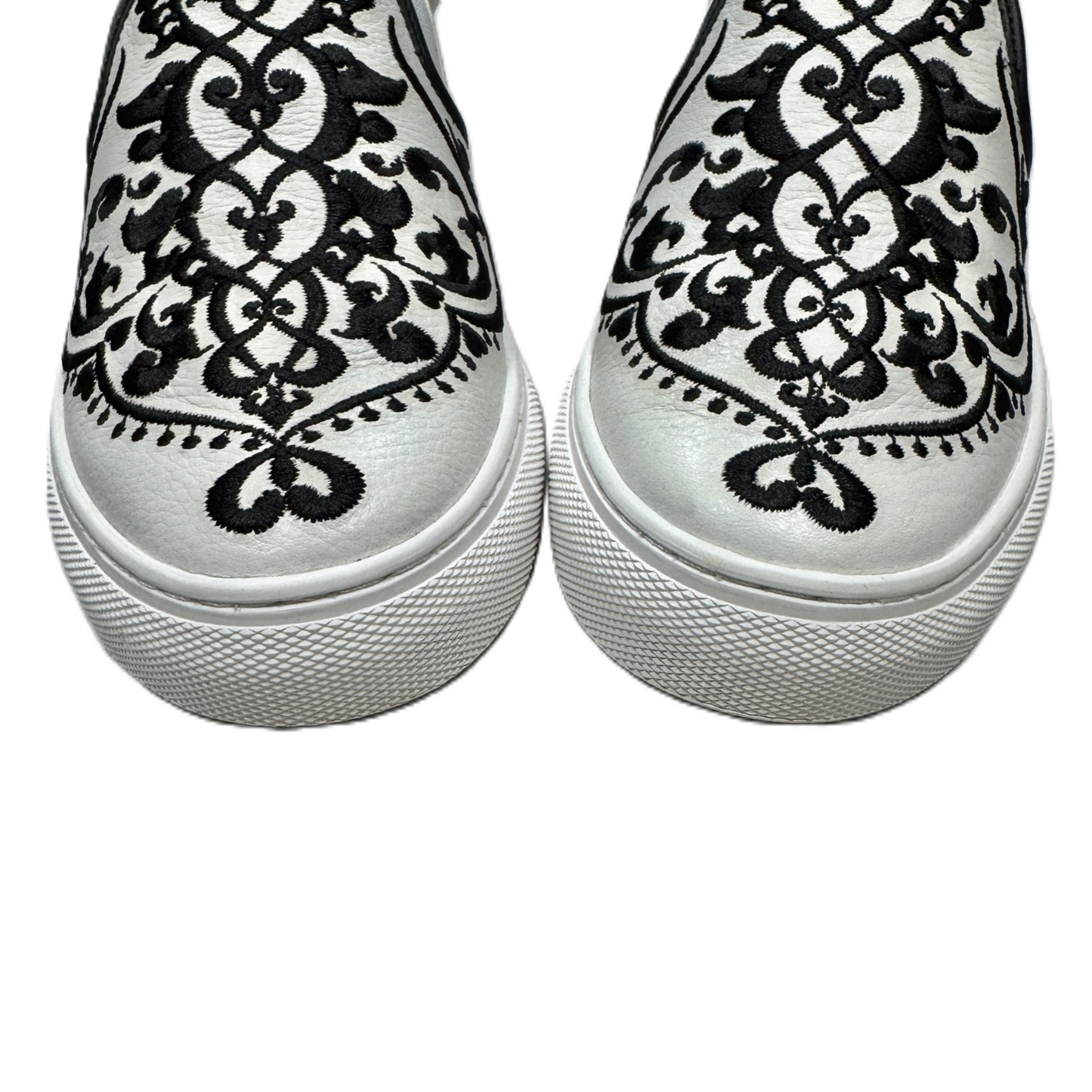 Shoes Sneakers By Brighton In Black & White, Size: 7