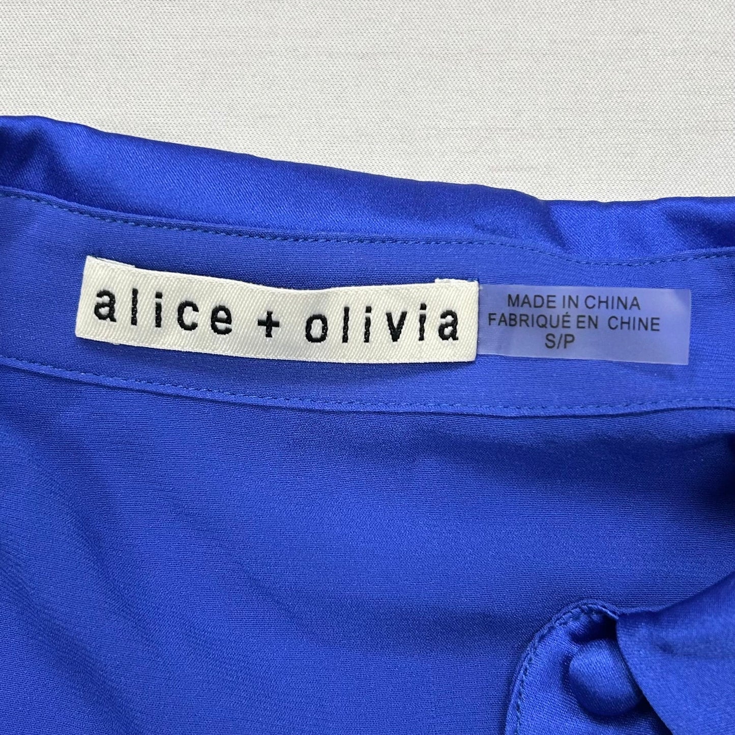 Top Long Sleeve Designer By Alice + Olivia In Blue, Size: S