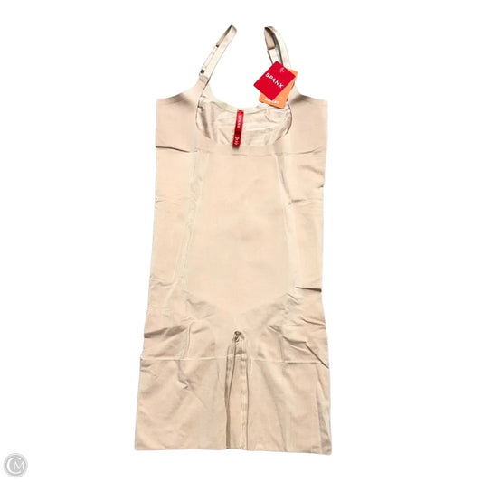 Accessory Tag By Spanx, Size: Medium