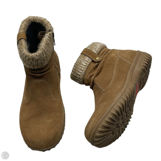 Boots Ankle Flats By Khombu In Tan, Size: 9