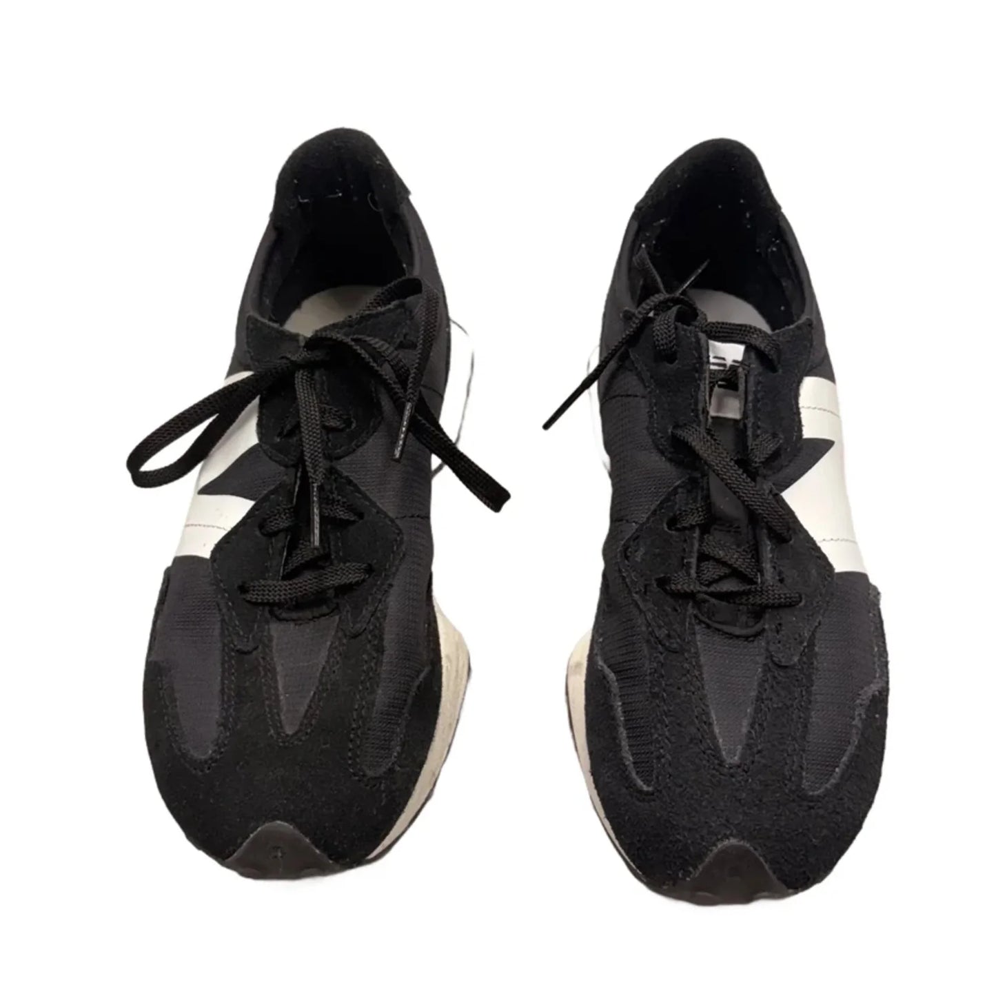 Shoes Athletic By New Balance In Black & White, Size: 6.5