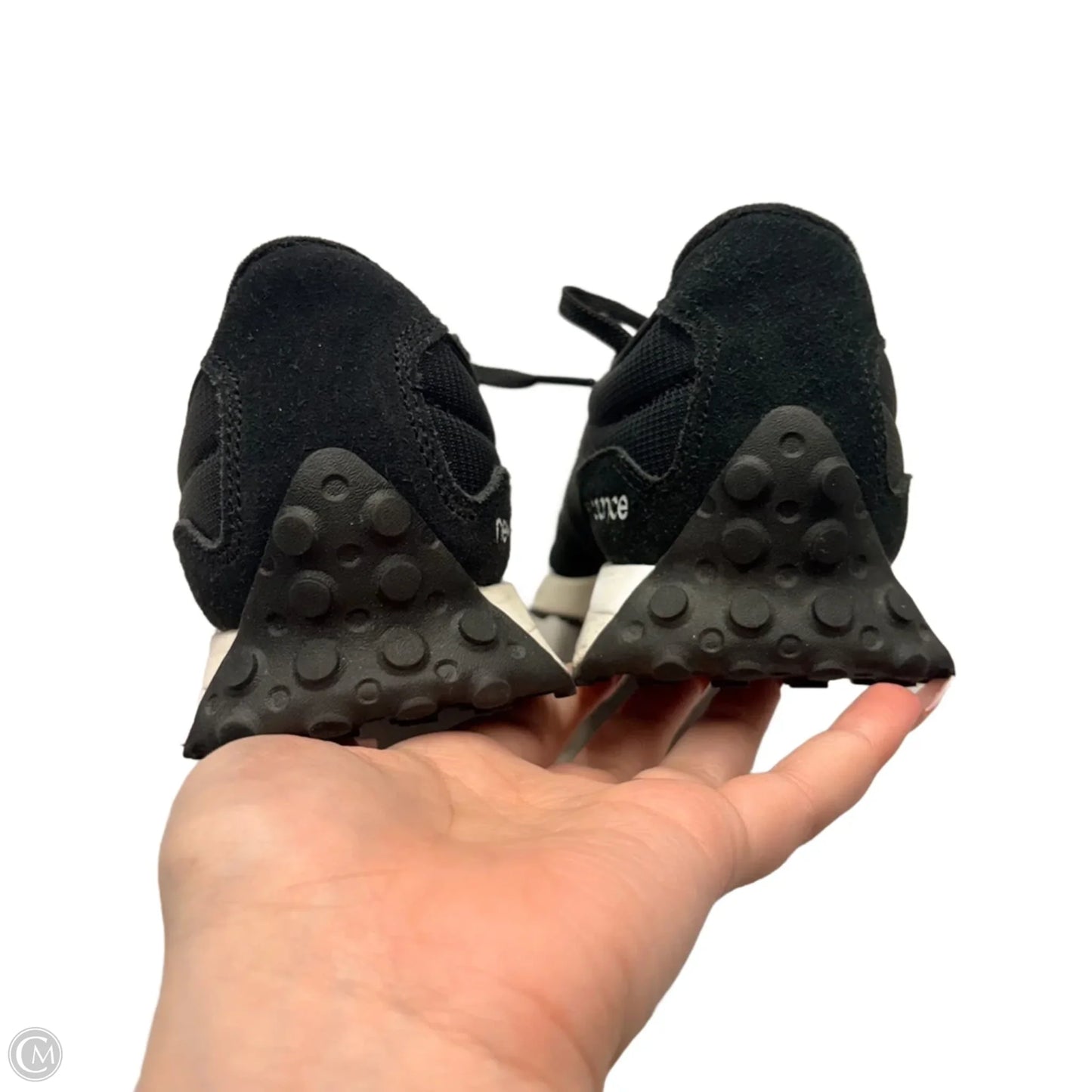 Shoes Athletic By New Balance In Black & White, Size: 6.5